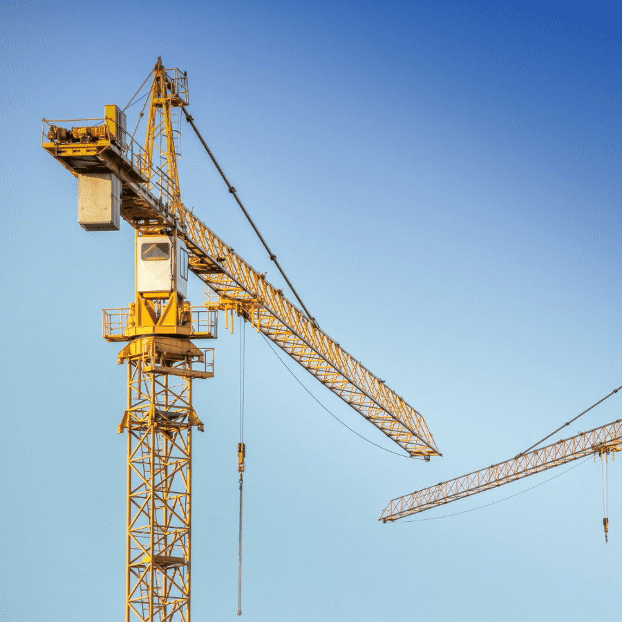 Żurawie wieżowe Liebherr i Potain na budowie obsługiwanej przez TRINAC Polska